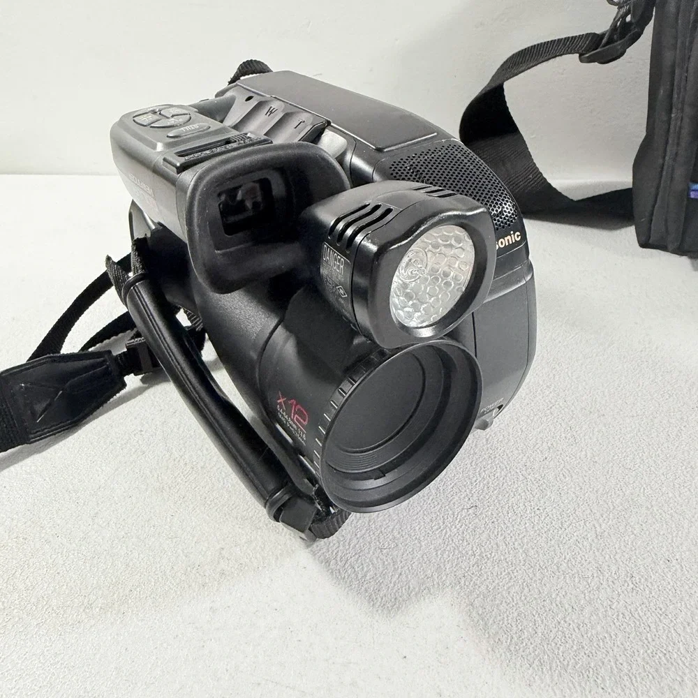 Panasonic Palmcorder IQ PV-IQ244D VHS-C Camcorder Video Camera Tested Working